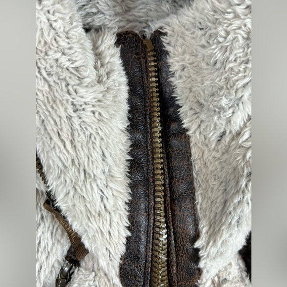 Women’s KUHL Medium Flight Jacket Sherpa Leather Lined Hooded Tactical Coat EUC - Picture 7 of 13